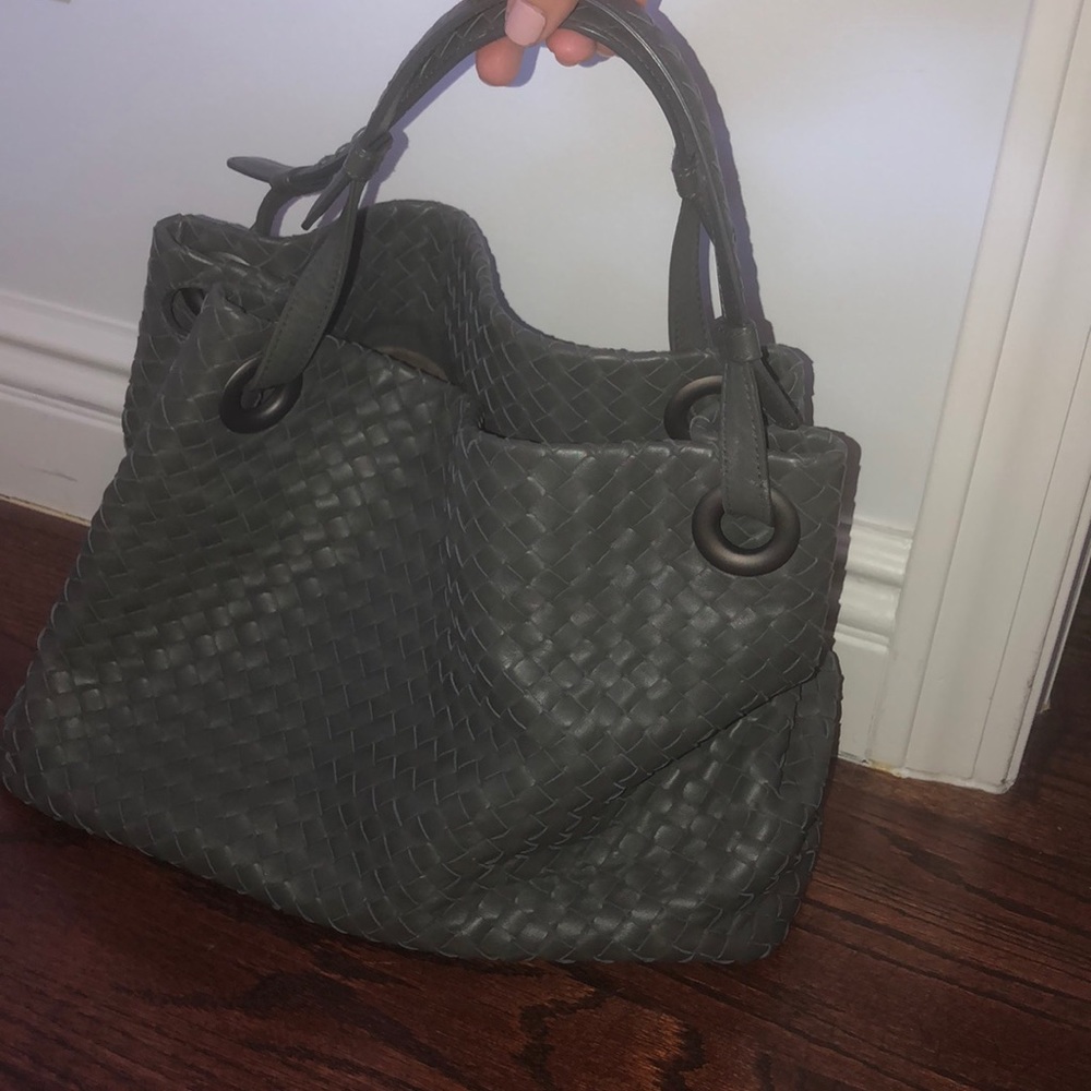 EXCELLENT CONDITION BOTTEGA VENETA NAPPA HANDBAG